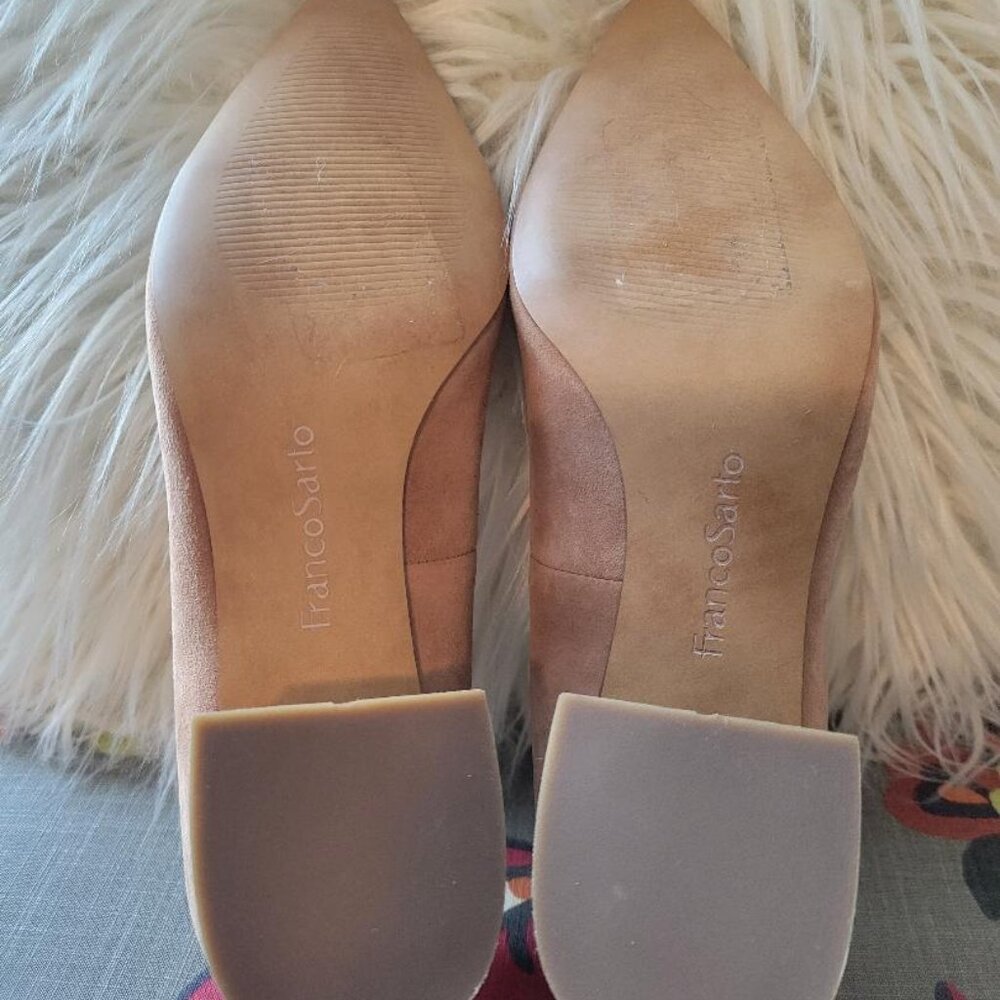 Franco Sarto Women's Racer Pointed Toe Block Heel Pumps - Tan Suede - Size 8 - Picture 6 of 7